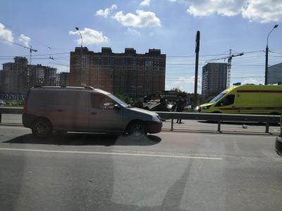 На Московском шоссе перевернулся автомобиль